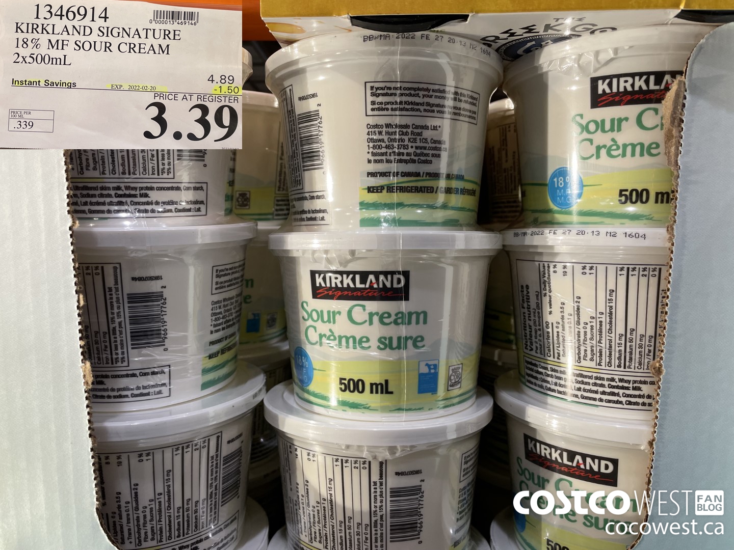 1346914 KIRKLAND SIGNATURE 18% MF SOUR CREAM 2 x 500mL  ($1.50 INSTANT SAVINGS EXPIRES ON 2022-02-20) $3.39