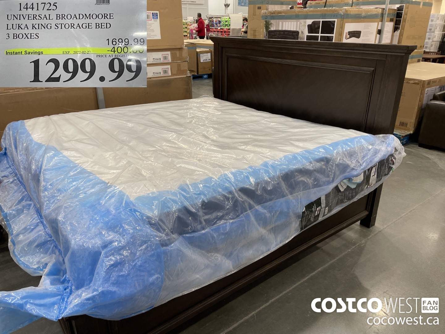 1441725 UNIVERSAL BROADMOORE LUKA KING STORAGE BED 3 BOXES ($400.00 INSTANT SAVINGS EXPIRES ON 2022-02-27) $1299.99