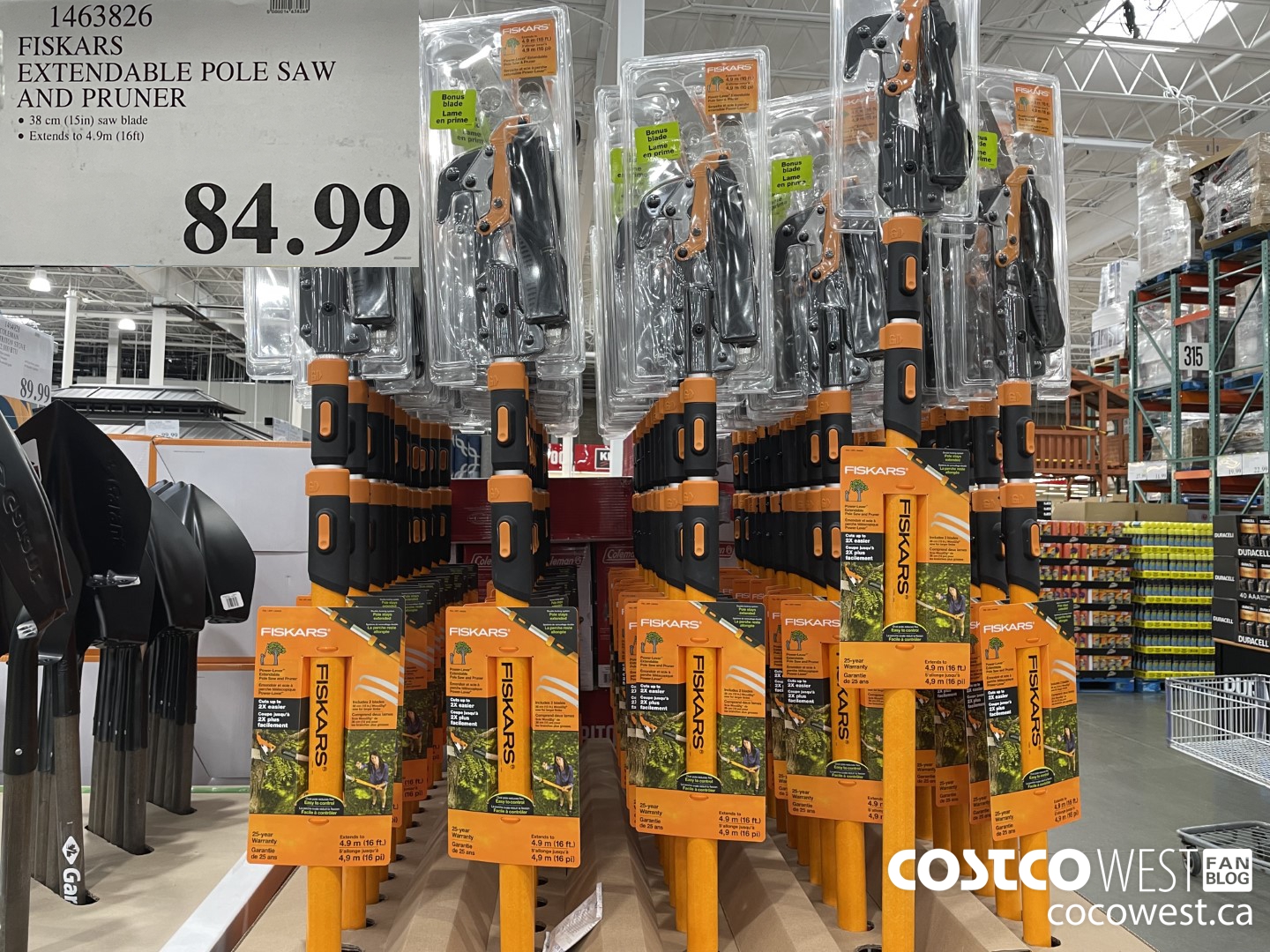 1463826 FISKARS EXTENDABLE POLE SAW AND PRUNER $84.99