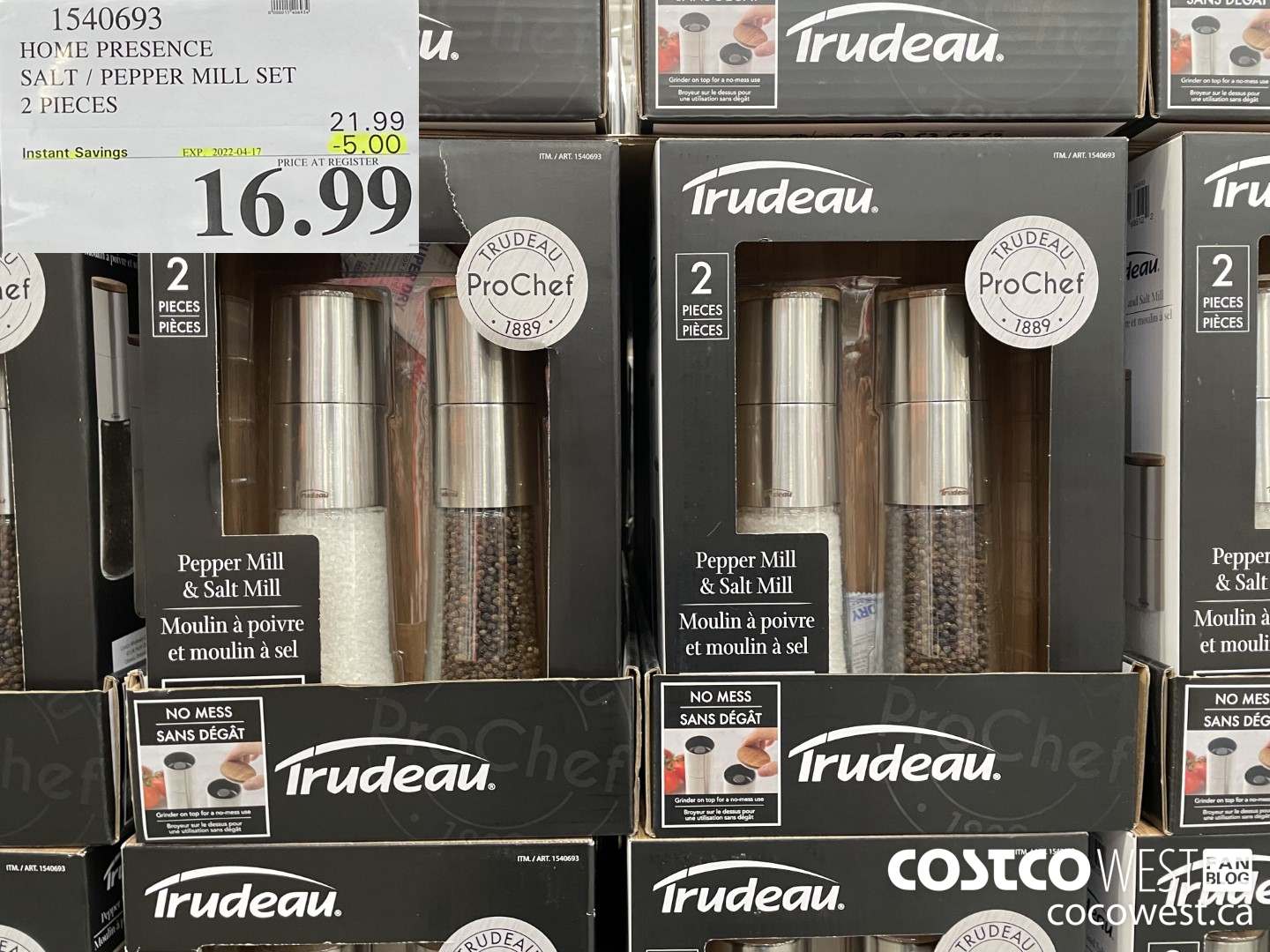 1540693 HOME PRESENCE SALT / PEPPER MILL SET 2 PIECES ($5.00 INSTANT SAVINGS EXPIRES ON 2022-04-17) $16.99