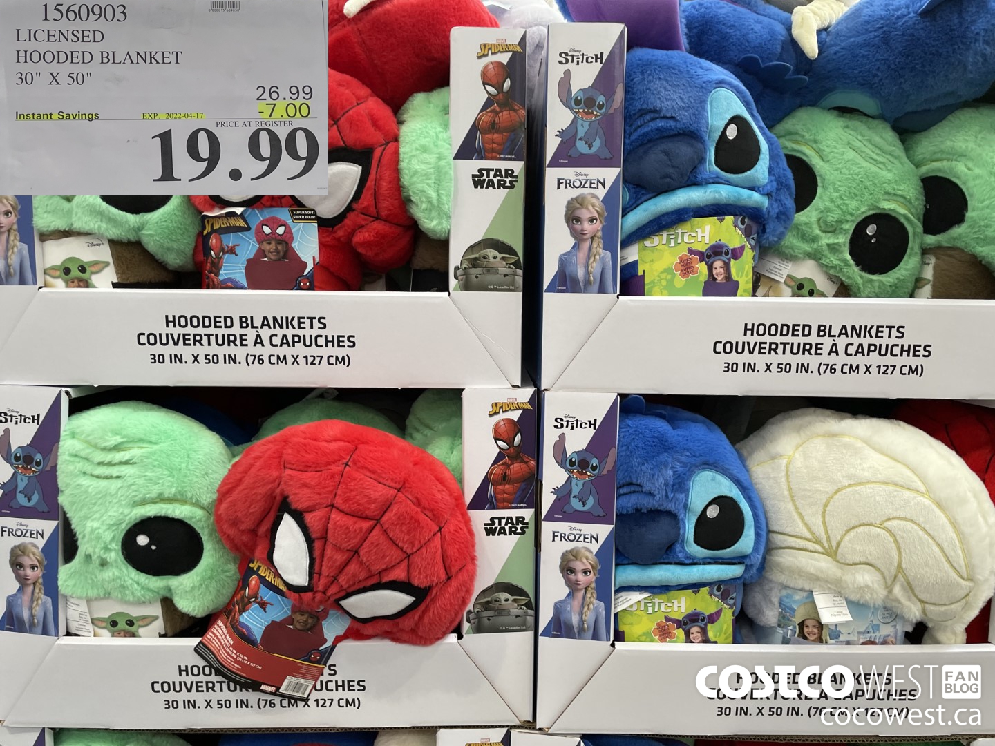 1560903 LICENSED HOODED BLANKET 30