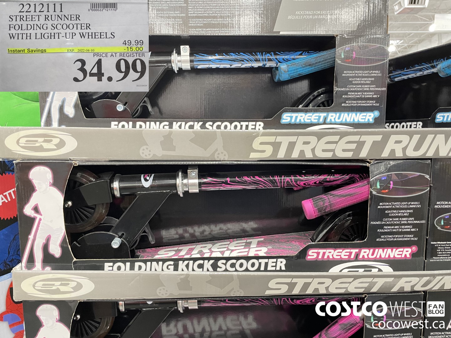 2212111 STREET RUNNER FOLDING SCOOTER WITH LIGHT-UP WHEELS ($15.00 INSTANT SAVINGS EXPIRES ON 2022-04-10) $34.99