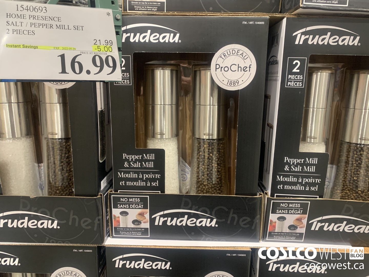 1540693 HOME PRESENCE SALT / PEPPER MILL SET 2 PIECES ($5.00 INSTANT SAVINGS EXPIRES ON 2022-05-29) $16.99