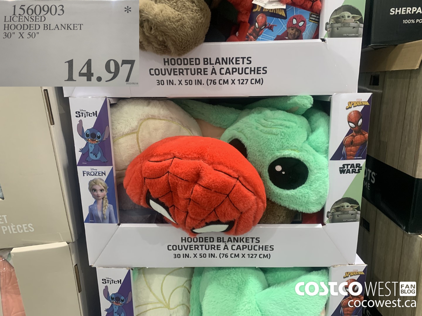 1560903 LICENSED HOODED BLANKET 30