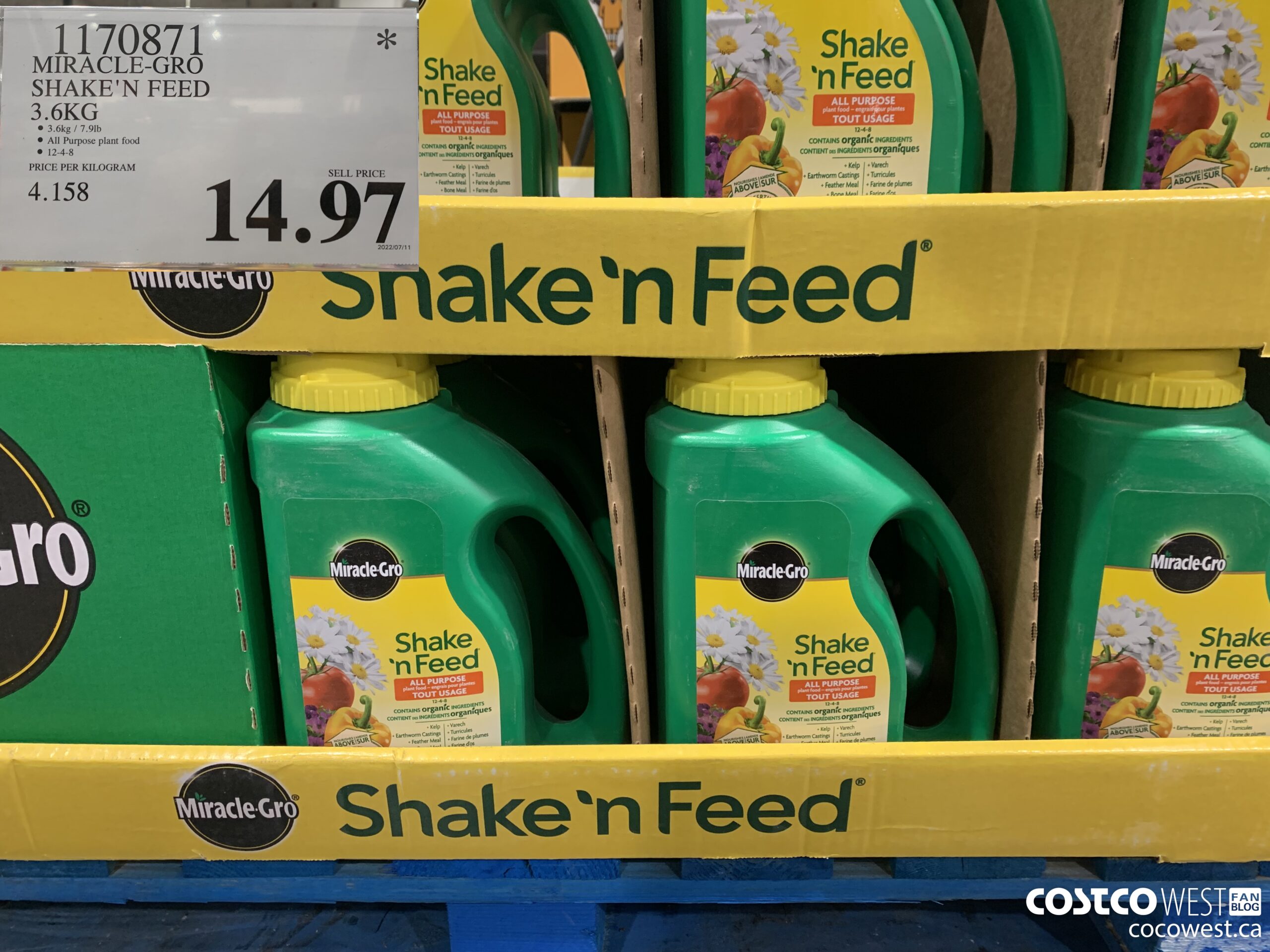 1170871 MIRACLE-GRO SHAKE'N FEED 3.6KG $14.97