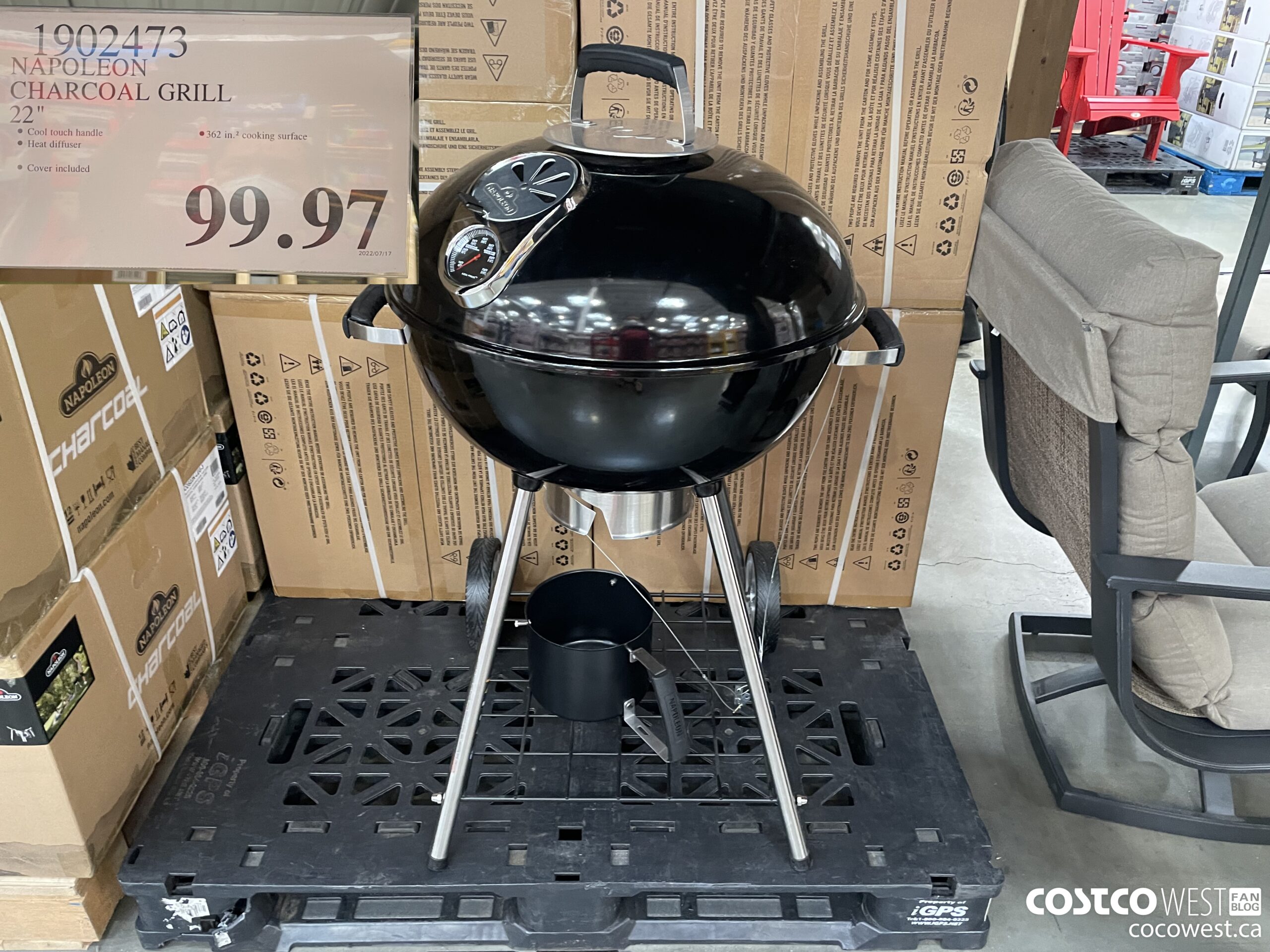 1902473 NAPOLEON CHARCOAL GRILL 22