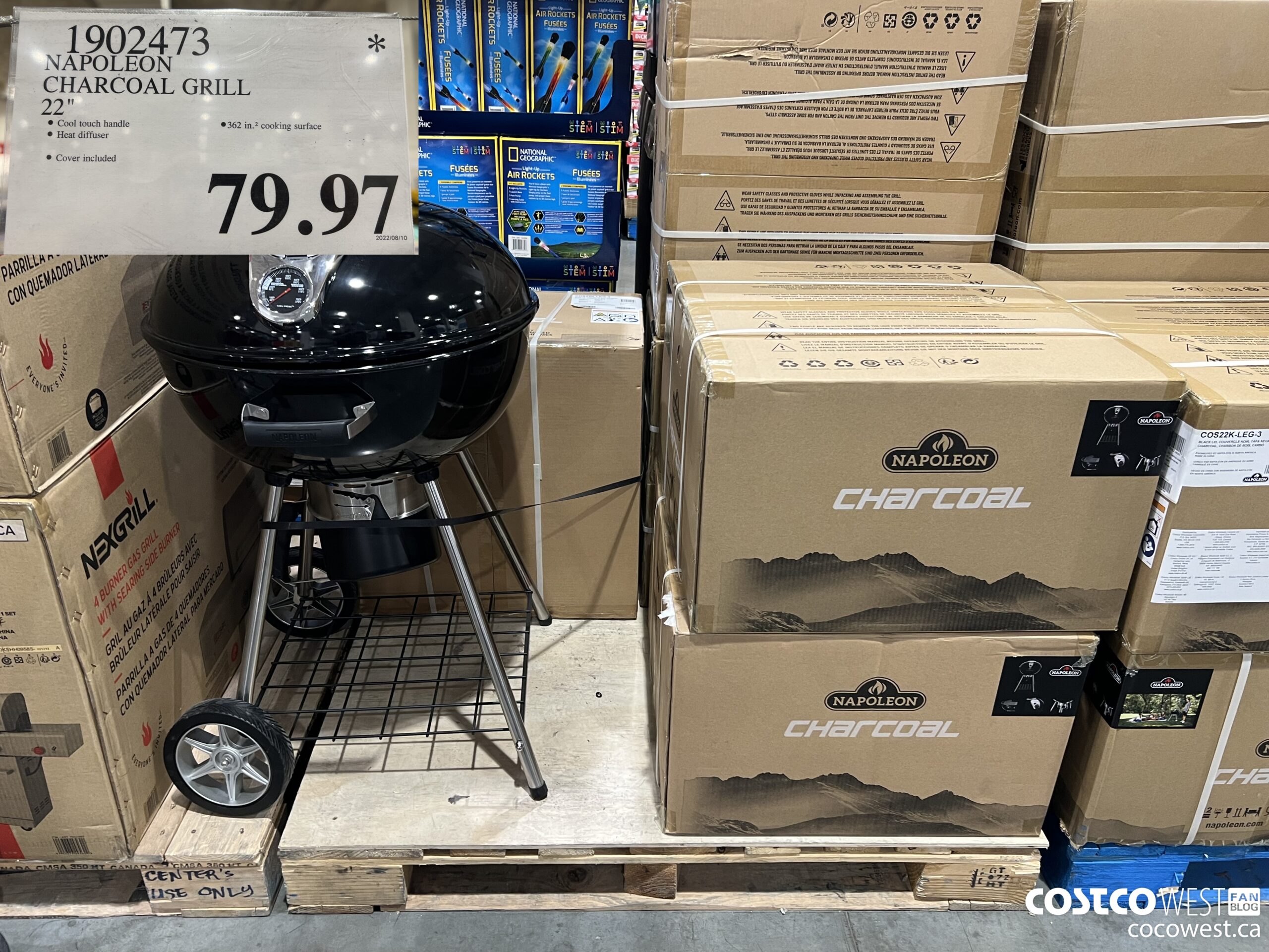 1902473 NAPOLEON CHARCOAL GRILL 22