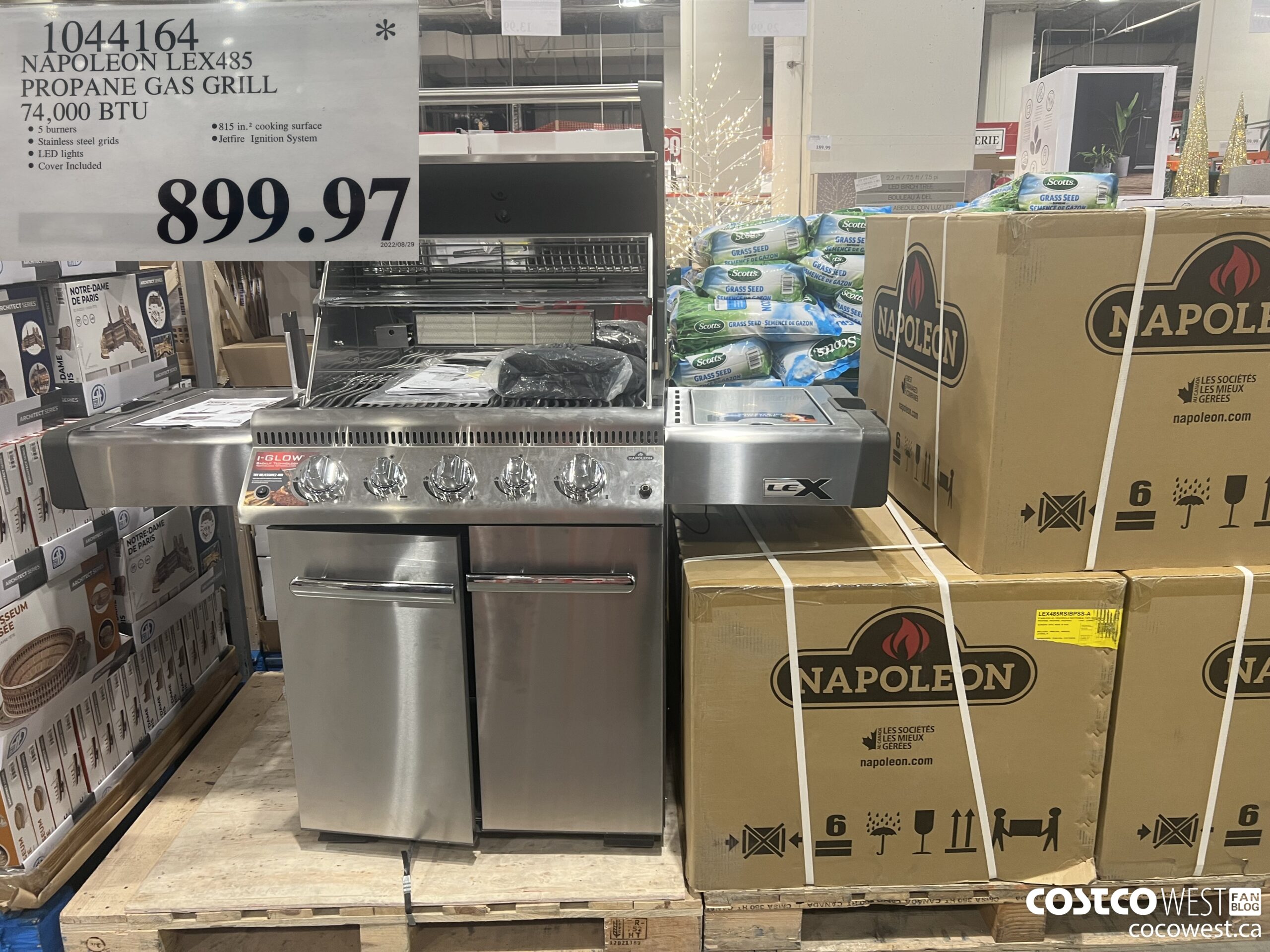 1044164 NAPOLEON PROPANE BBQ 74,000 BTU $899.97