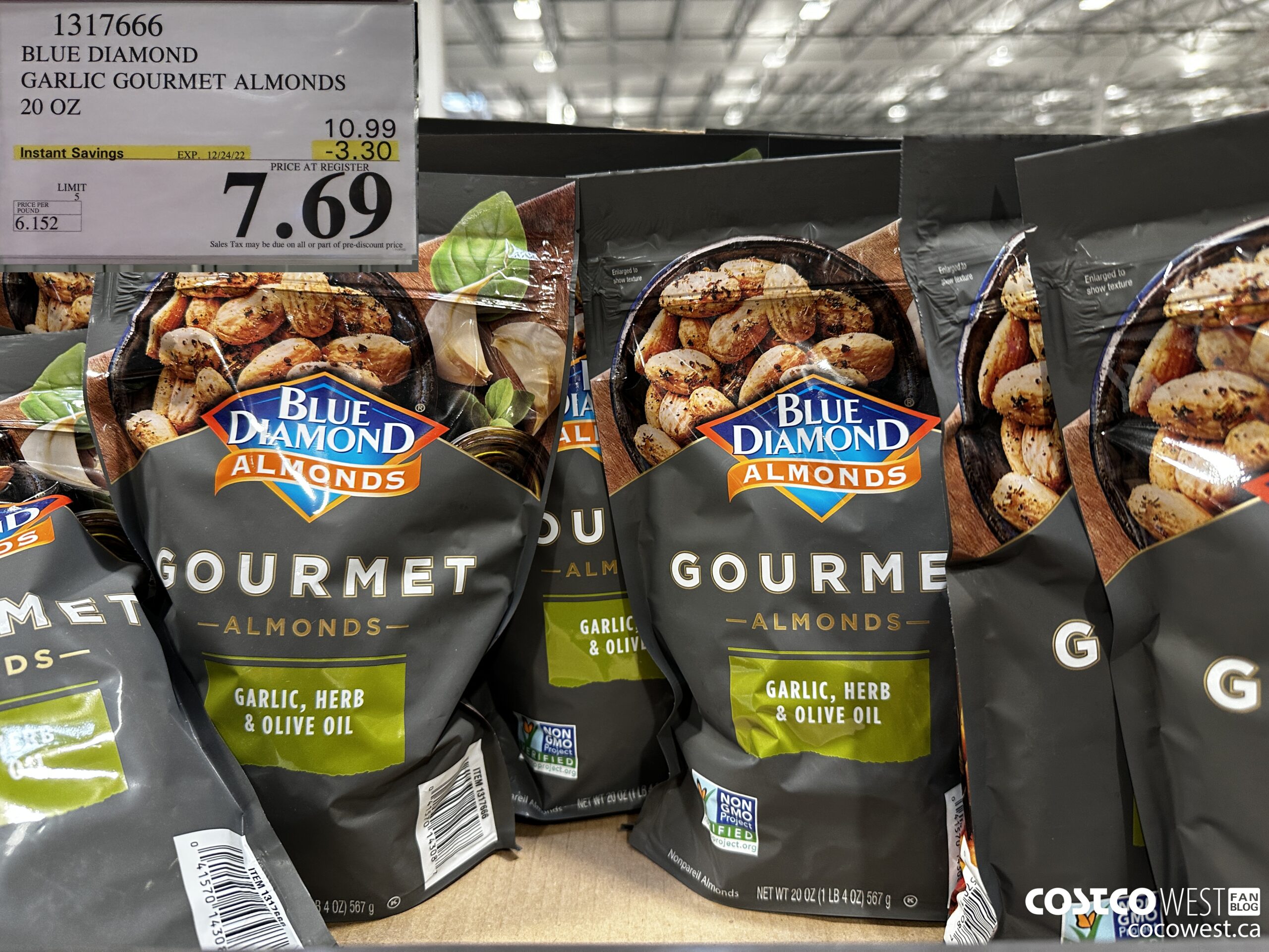 1317666 BLUE DIAMOND GARLIC GOURMET ALMONDS 20 OZ ($3.30 INSTANT SAVINGS EXPIRES ON 2022-12-24) $7.69