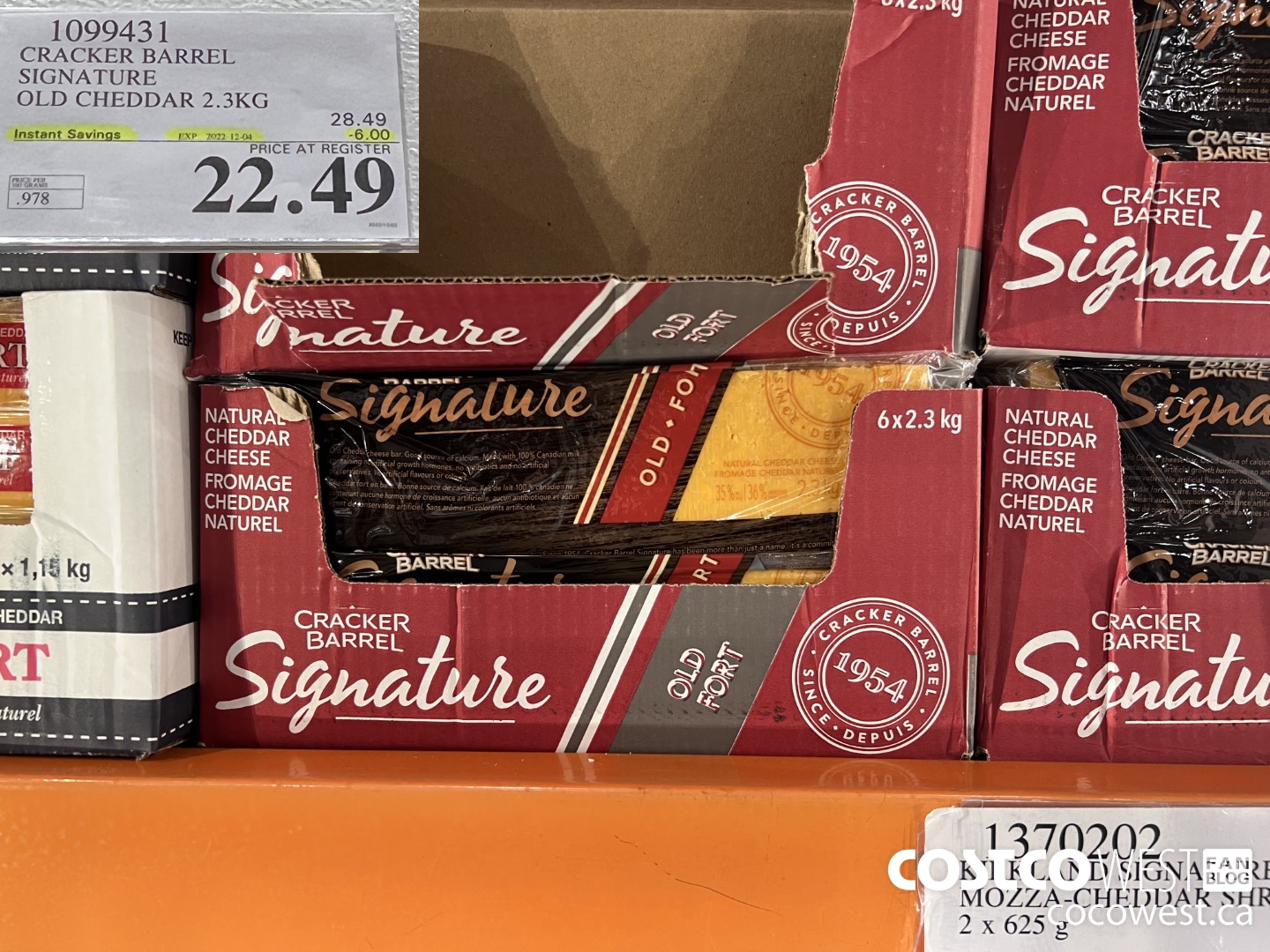 1099431 CRACKER BARREL SIGNATURE OLD CHEDDAR 2.3 KG ($6.00 INSTANT SAVINGS EXPIRES ON 2022-12-04) $22.49