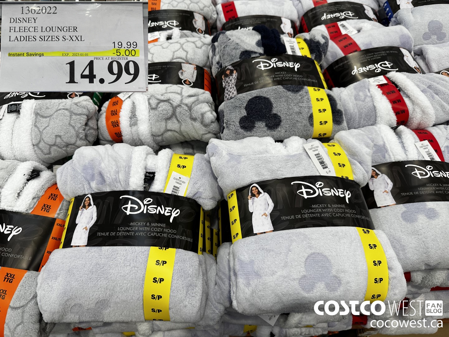 1362022 DISNEY FLEECE LOUNGER LADIES SIZES S-XXL ($5.00 INSTANT SAVINGS EXPIRES ON 2023-01-01) $14.99