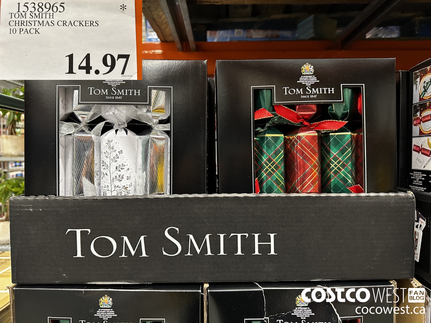 1538965 TOM SMITH CHRISTMAS CRACKERS 10 PACK $14.97