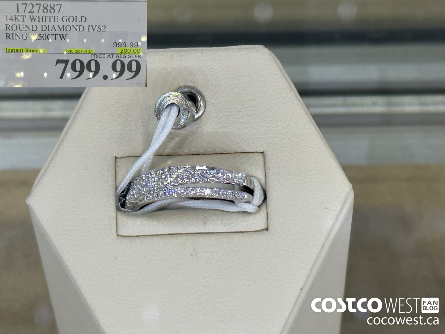 1727887 14KT WHITE GOLD ROUND DIAMOND IVS2 RING 0.50CTW ($200.00 INSTANT SAVINGS EXPIRES ON 2023-06-25) $799.99