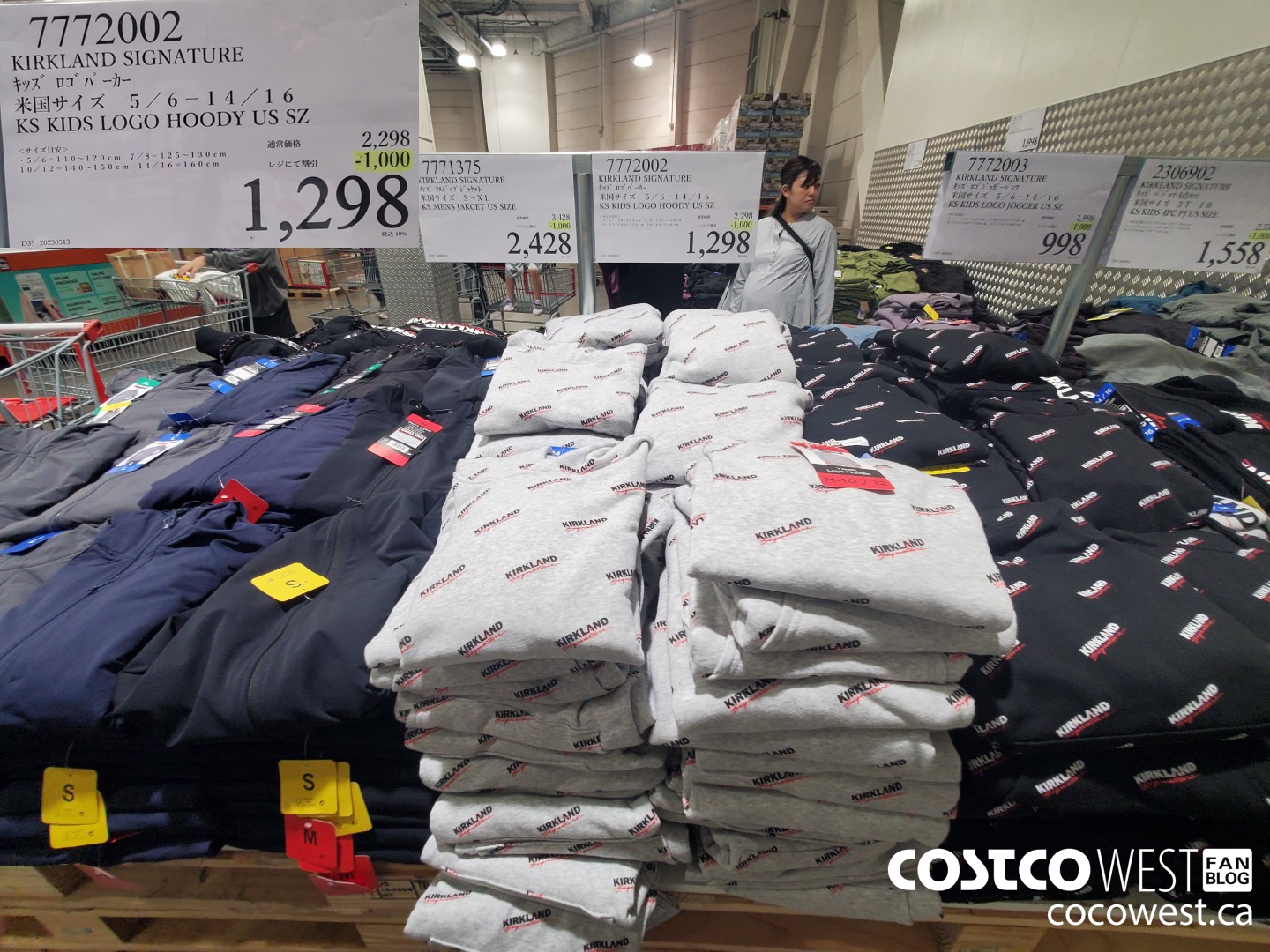 7772002 KIRKLAND SIGNATURE KIDS LOGO HOODY US SZ 5/6-14/16 ($1000.00 INSTANT SAVINGS) $1298.00