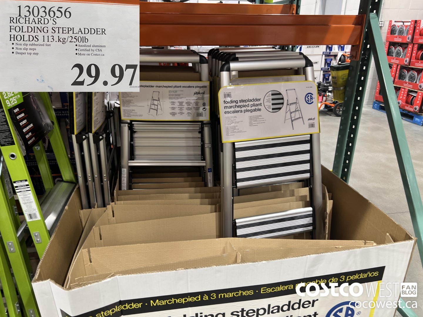 1303656 RICHARD'S FOLDING STEPLADDER HOLDS 113.kg/2501b $29.97