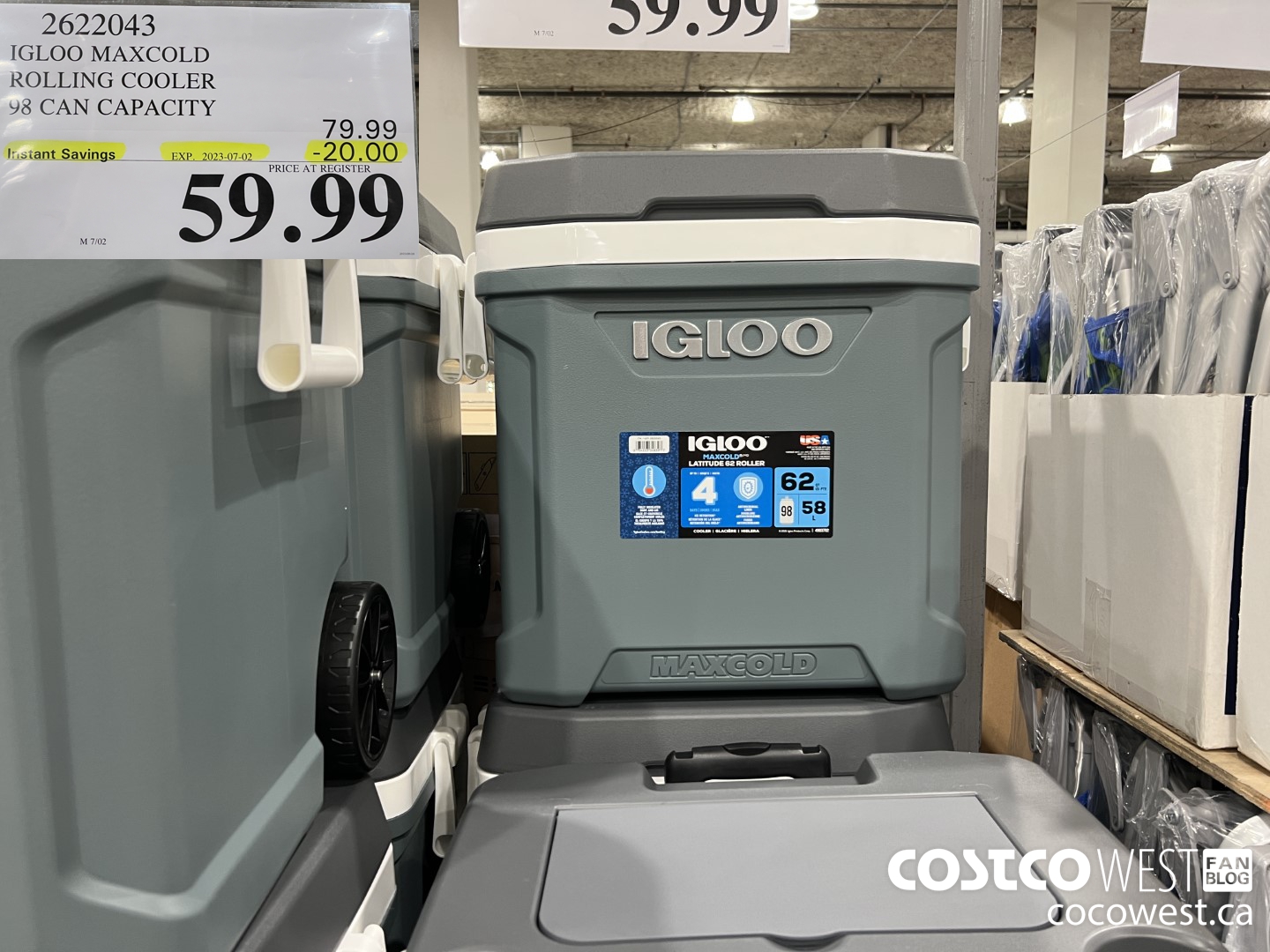 2622043 IGLOO MAXCOLD ROLLING COOLER 98 CAN CAPACITY ($20.00 INSTANT SAVINGS EXPIRES ON 2023-07-02) $59.99