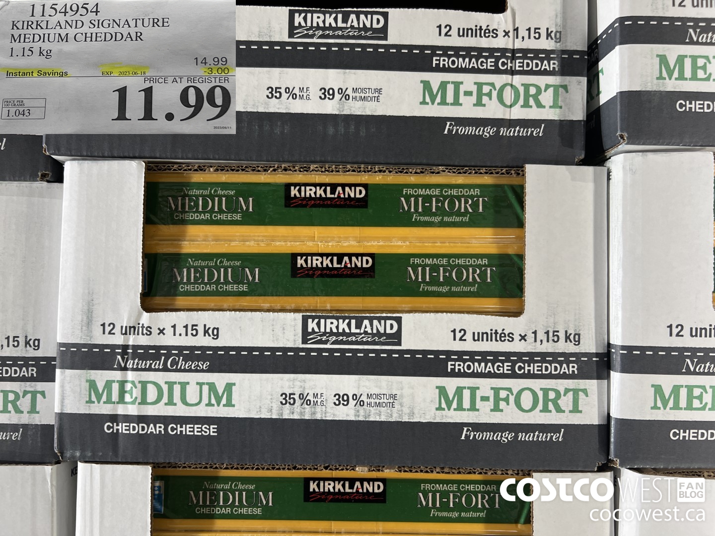 1154954 KIRKLAND SIGNATURE MEDIUM CHEDDAR 1.15 KG ($3.00 INSTANT SAVINGS EXPIRES ON 2023-06-18) $11.99