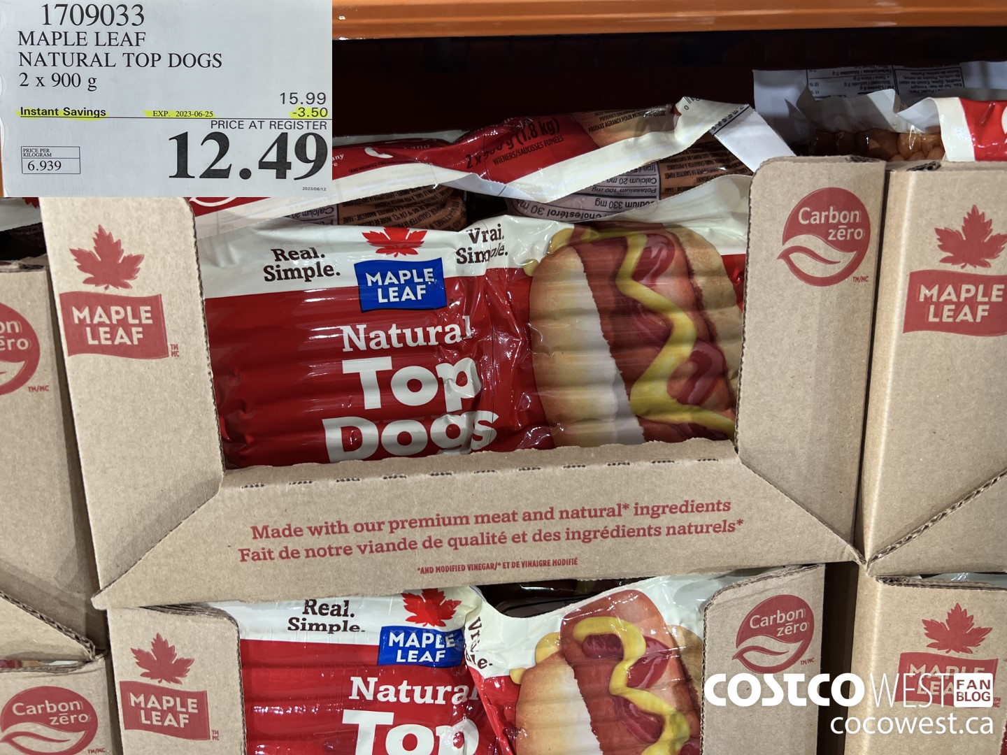1709033 MAPLE LEAF NATURAL TOP DOGS 2 X 900 G ($3.50 INSTANT SAVINGS EXPIRES ON 2023-06-25) $12.49