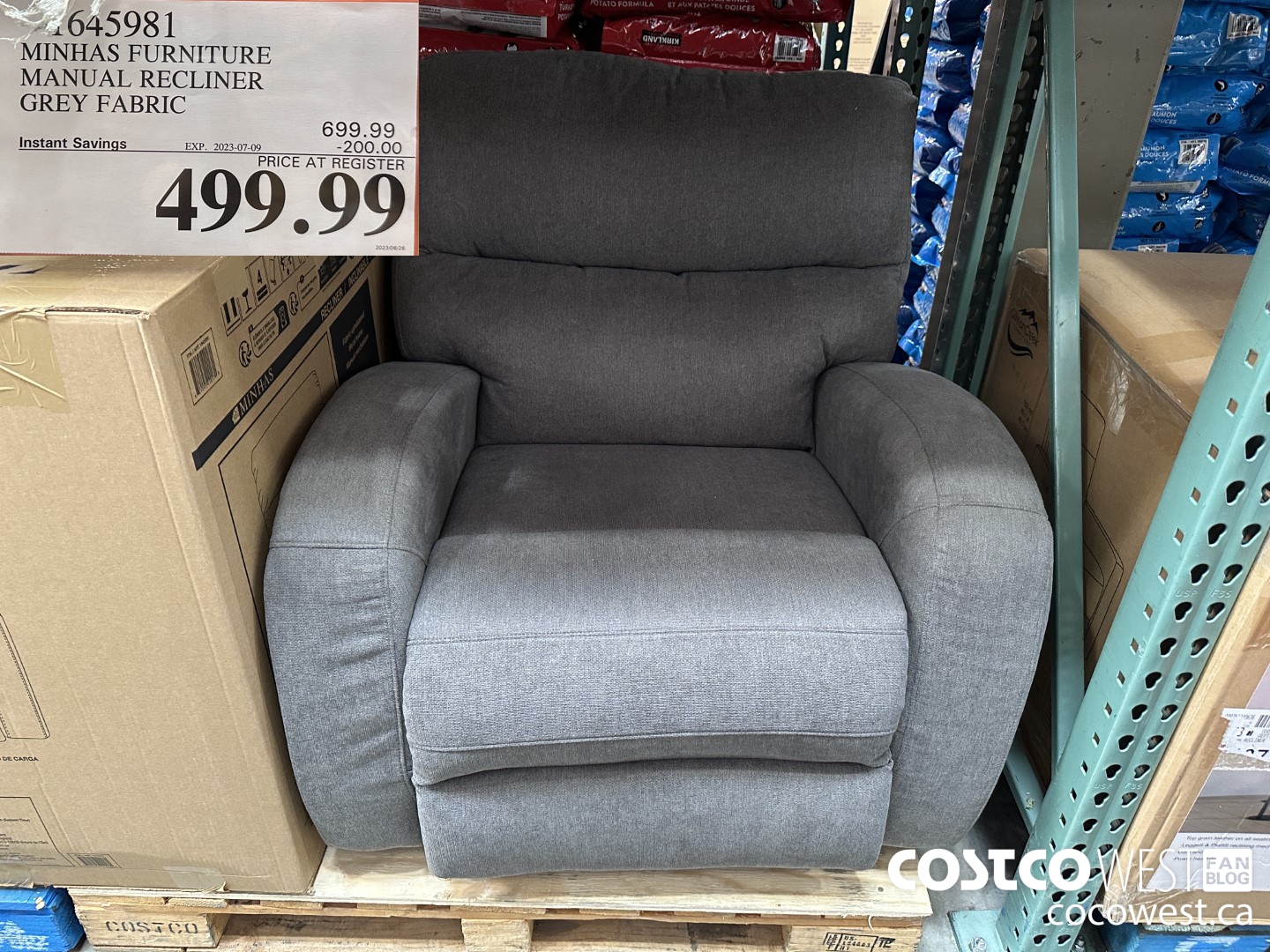 1645981 MINHAS FURNITURE MANUAL RECLINER GREY FABRIC ($200.00 INSTANT SAVINGS EXPIRES ON 2023-07-09) $499.99
