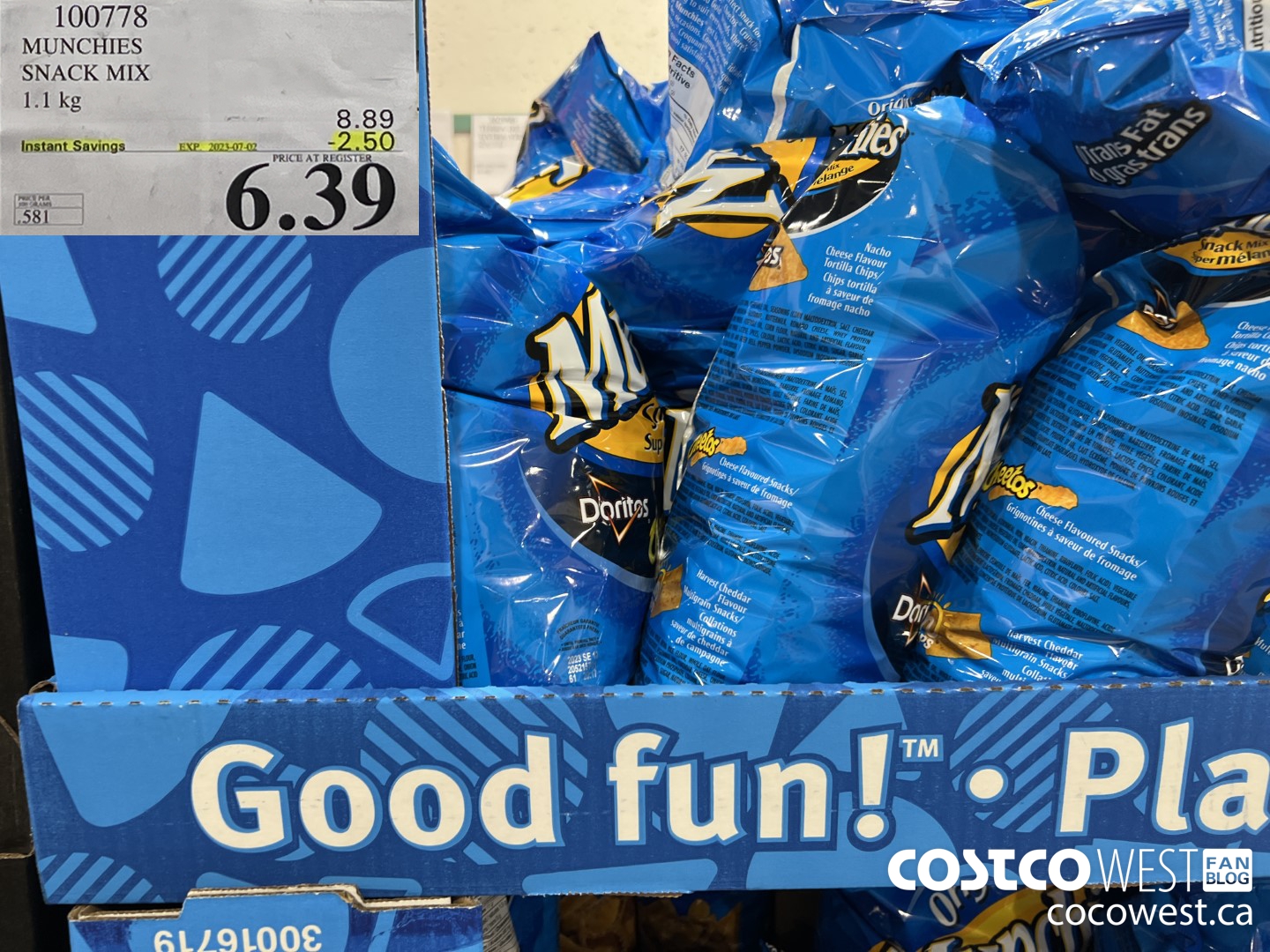 100778 MUNCHIES SNACK MIX 1.1 kg ($2.50 INSTANT SAVINGS EXPIRES ON 2023-07-02) $6.49