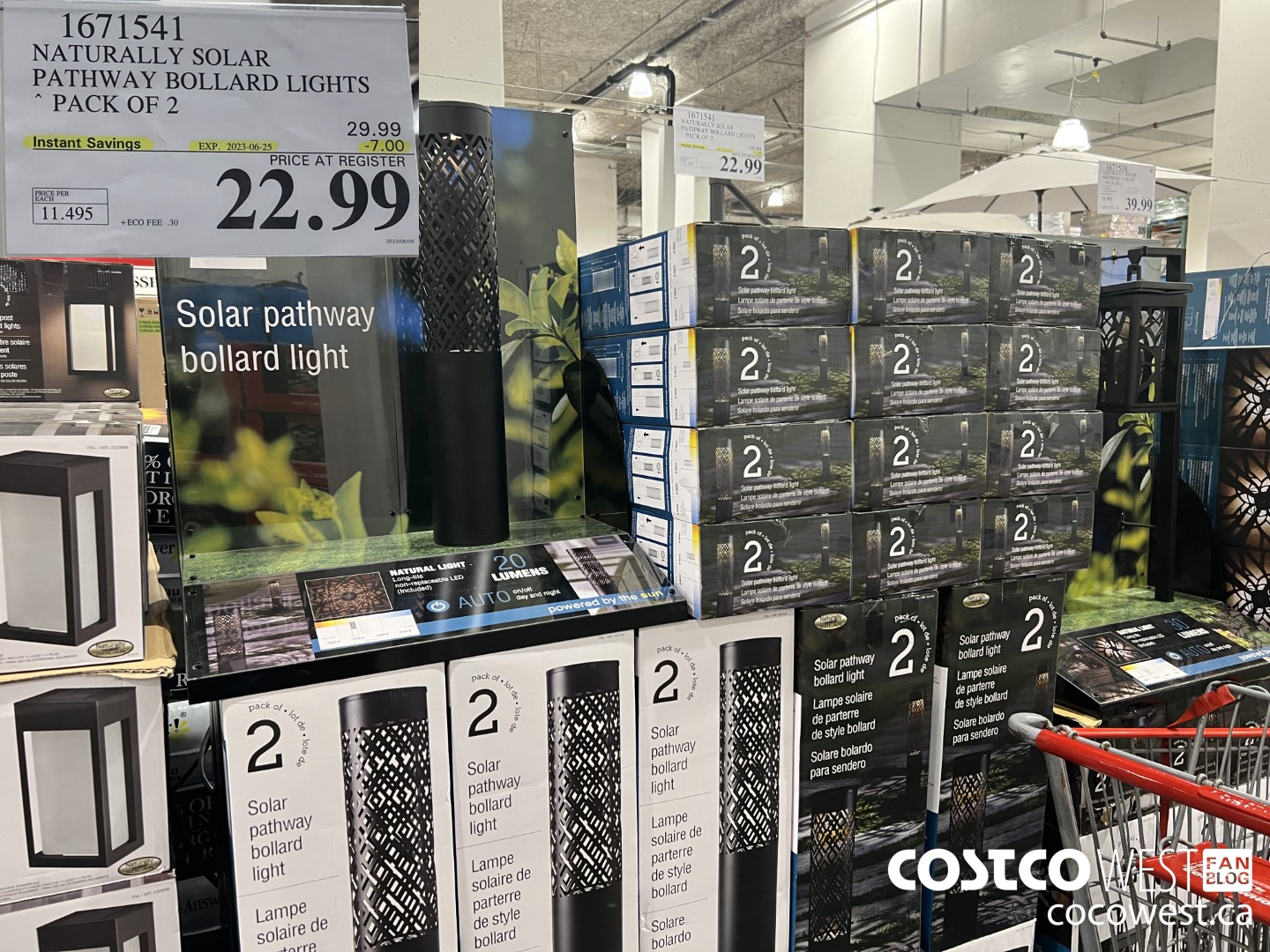 1671541 NATURALLY SOLAR PATHWAY BOLLARD LIGHTS PACK OF 2 ($7.00 INSTANT SAVINGS EXPIRES ON 2023-06-25) $22.99