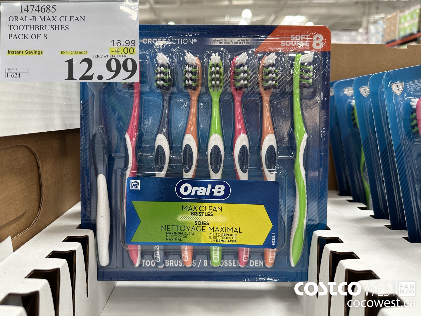 1474685 ORAL-B MAX CLEAN TOOTHBRUSHES PACK OF 8 ($4.00 INSTANT SAVINGS EXPIRES ON 2023-06-25) $12.99