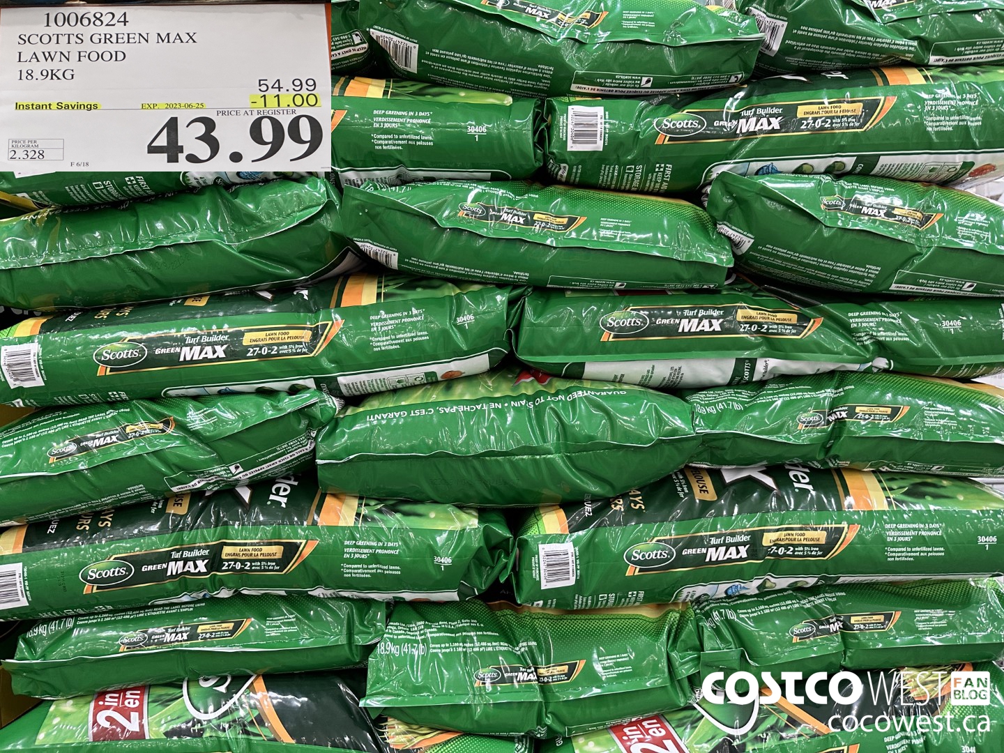 1006824 SCOTTS GREEN MAX LAWN FOOD 18.9KG ($11.00 INSTANT SAVINGS EXPIRES ON 2023-06-25) $43.99