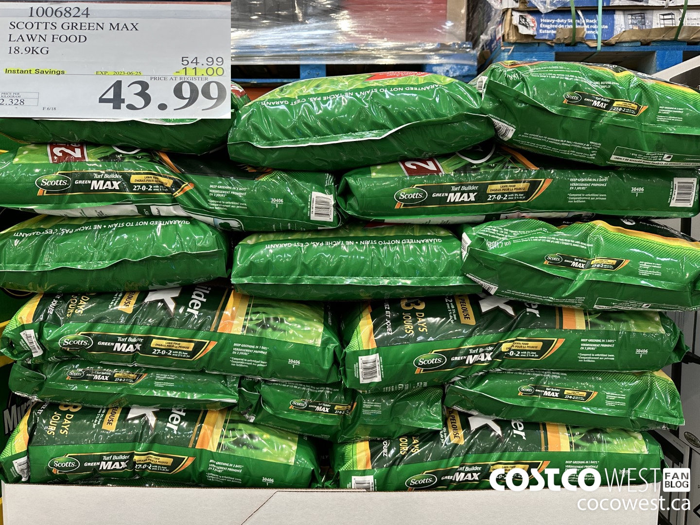 1006824 SCOTTS GREEN MAX LAWN FOOD 18.9KG ($11.00 INSTANT SAVINGS EXPIRES ON 2023-06-25) $43.99