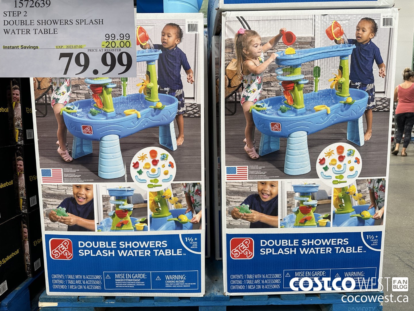 1572639 STEP 2 DOUBLE SHOWERS SPLASH WATER TABLE ($20.00 INSTANT SAVINGS EXPIRES ON 2023-07-02) $79.99