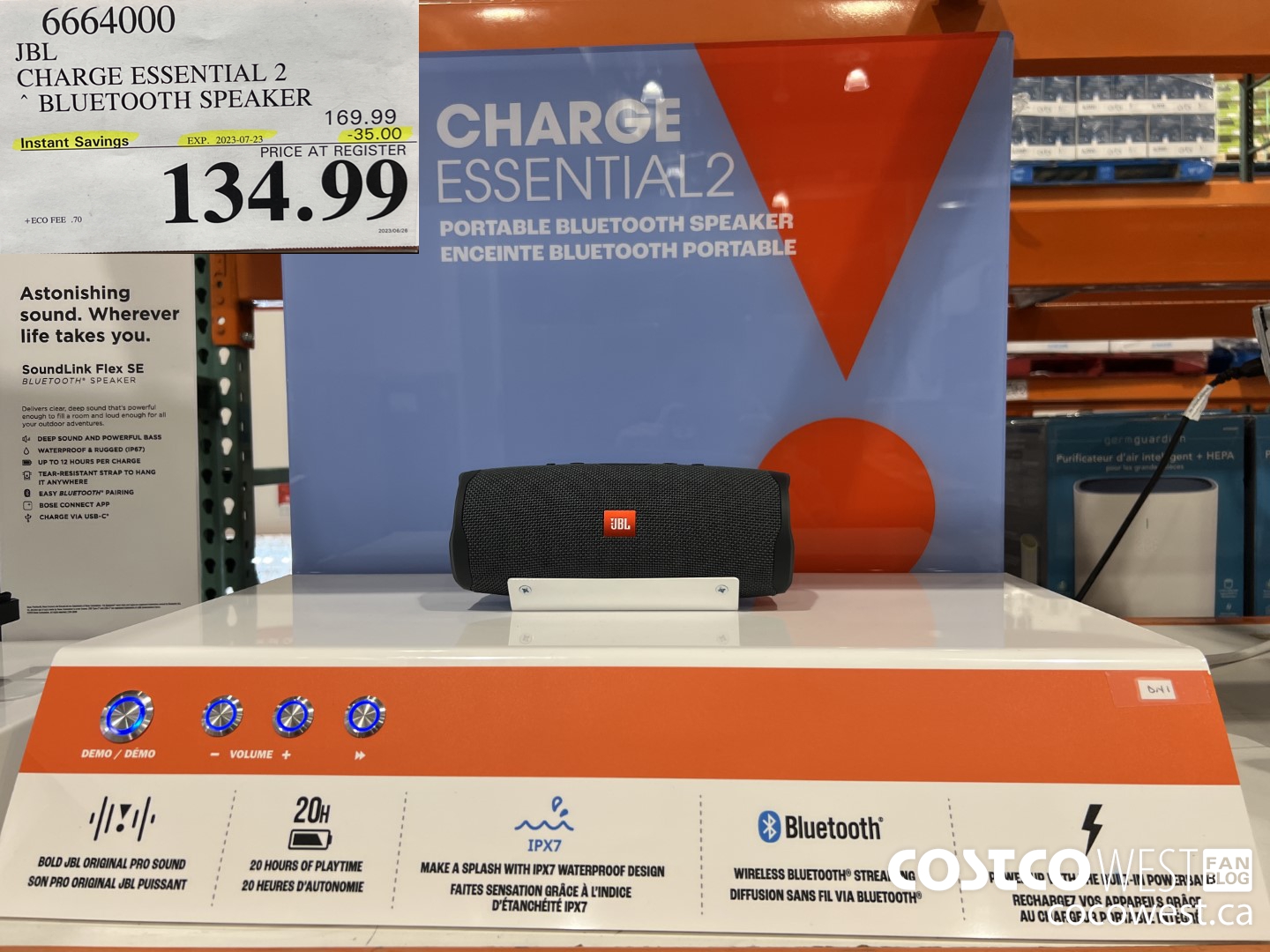 6664000 JBL CHARGE ESSENTIAL 2 BLUETOOTH SPEAKER ($35.00 INSTANT SAVINGS EXPIRES ON 2023-07-23) $134.99