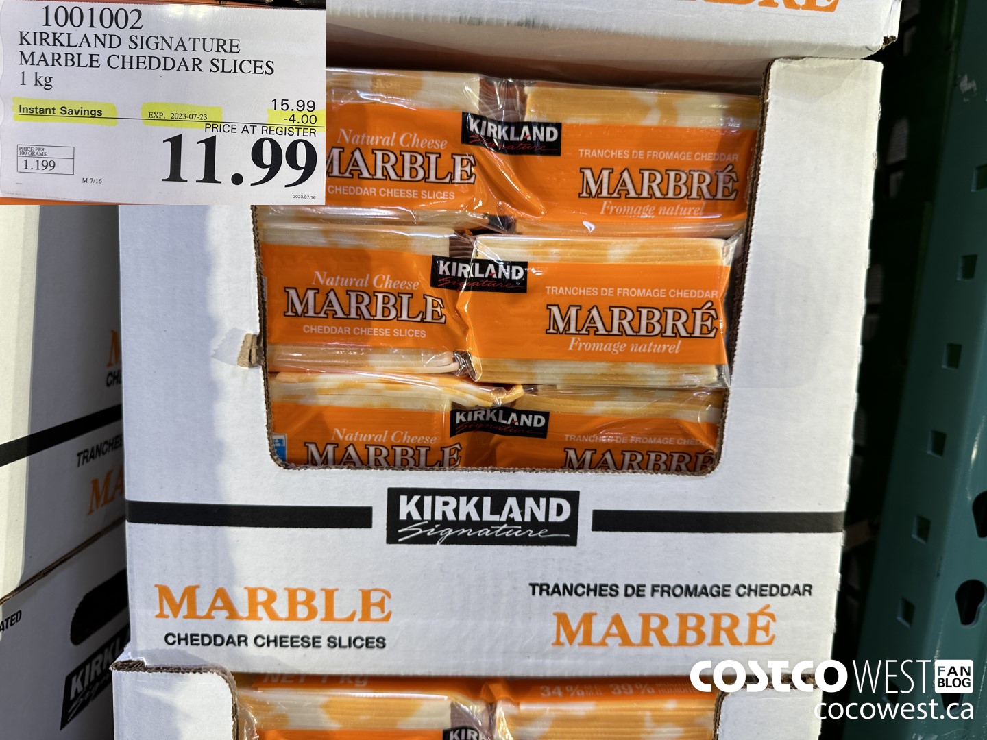1001002 KIRKLAND SIGNATURE MARBLE CHEDDAR SLICES 1KG ($4.00 INSTANT SAVINGS EXPIRES ON 2023-07-23) $11.99