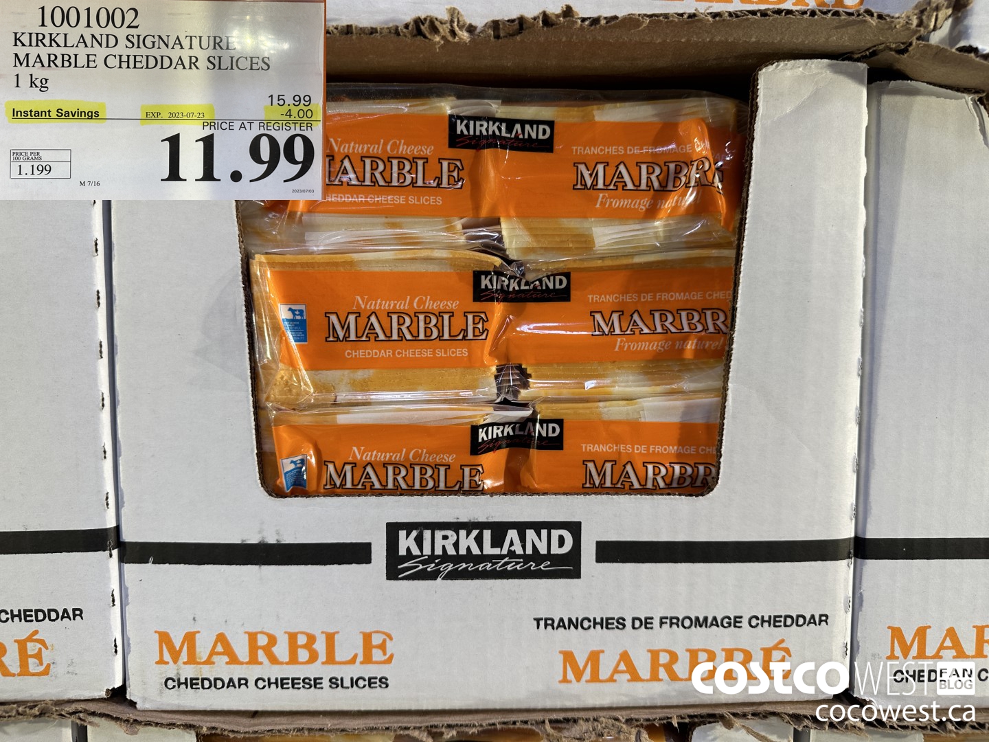 1001002 KIRKLAND SIGNATURE MARBLE CHEDDAR SLICES 1 kg ($4.00 INSTANT SAVINGS EXPIRES ON 2023-07-23) $11.99