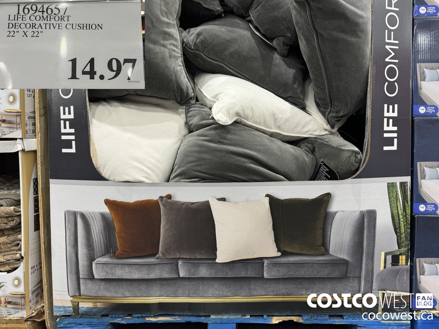 Costco Fall 2023 Superpost The Entire Bedding Linens Floor   LIFE COMFORT DECORATIVE CUSHION 22 X 22 20231016 141243 