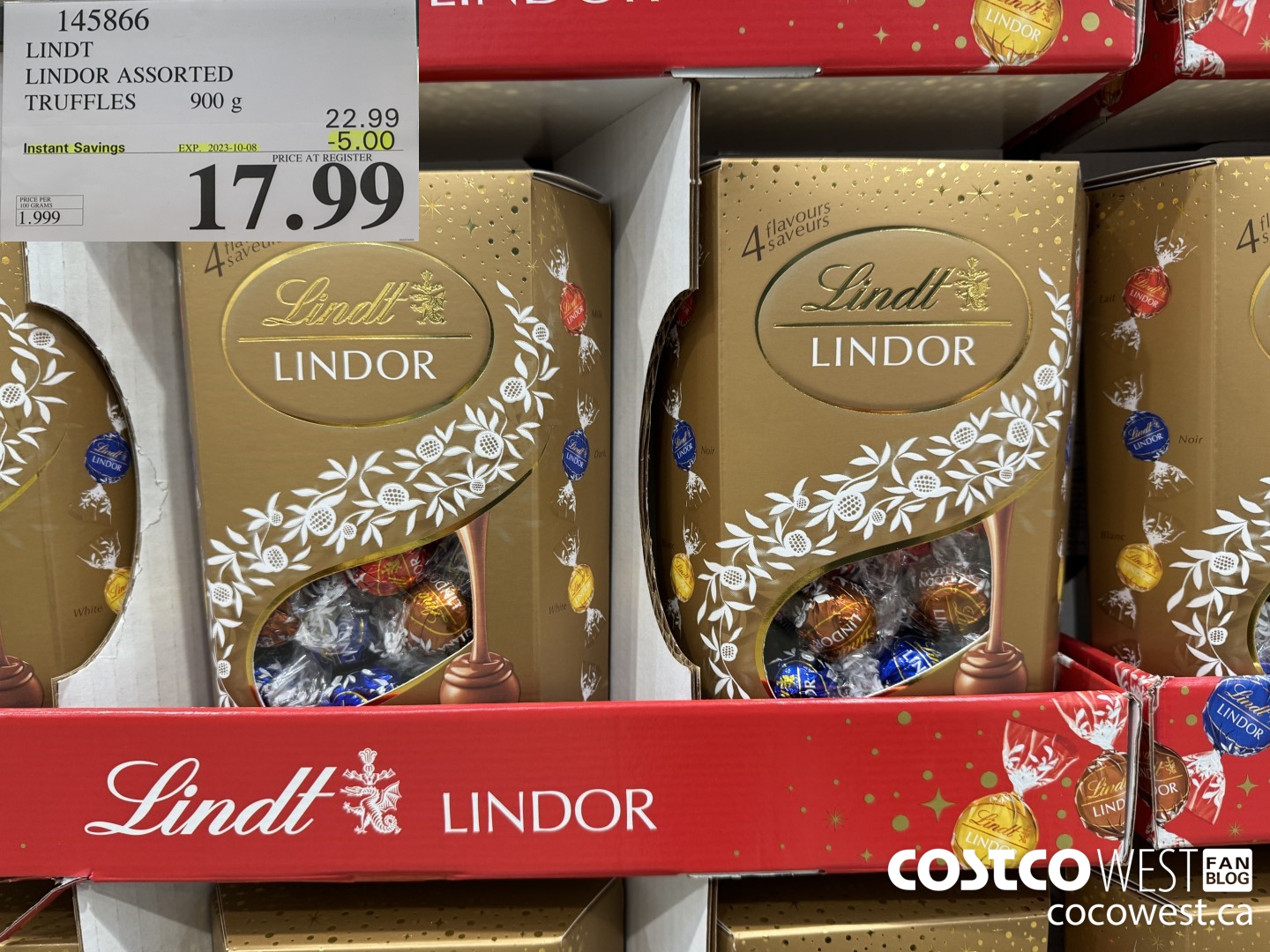 145866 LINDT LINDOR ASSORTED TRUFFLES 900g ($5.00 INSTANT SAVINGS EXPIRES ON 2023-10-08) $17.99