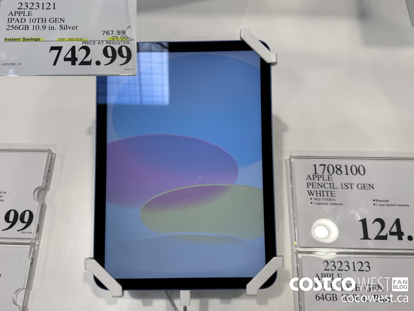 2323121 APPLE IPAD 10 256GB SILVER MPQ83VC/A ($25.00 INSTANT SAVINGS EXPIRES ON 2023-12-01) $742.99