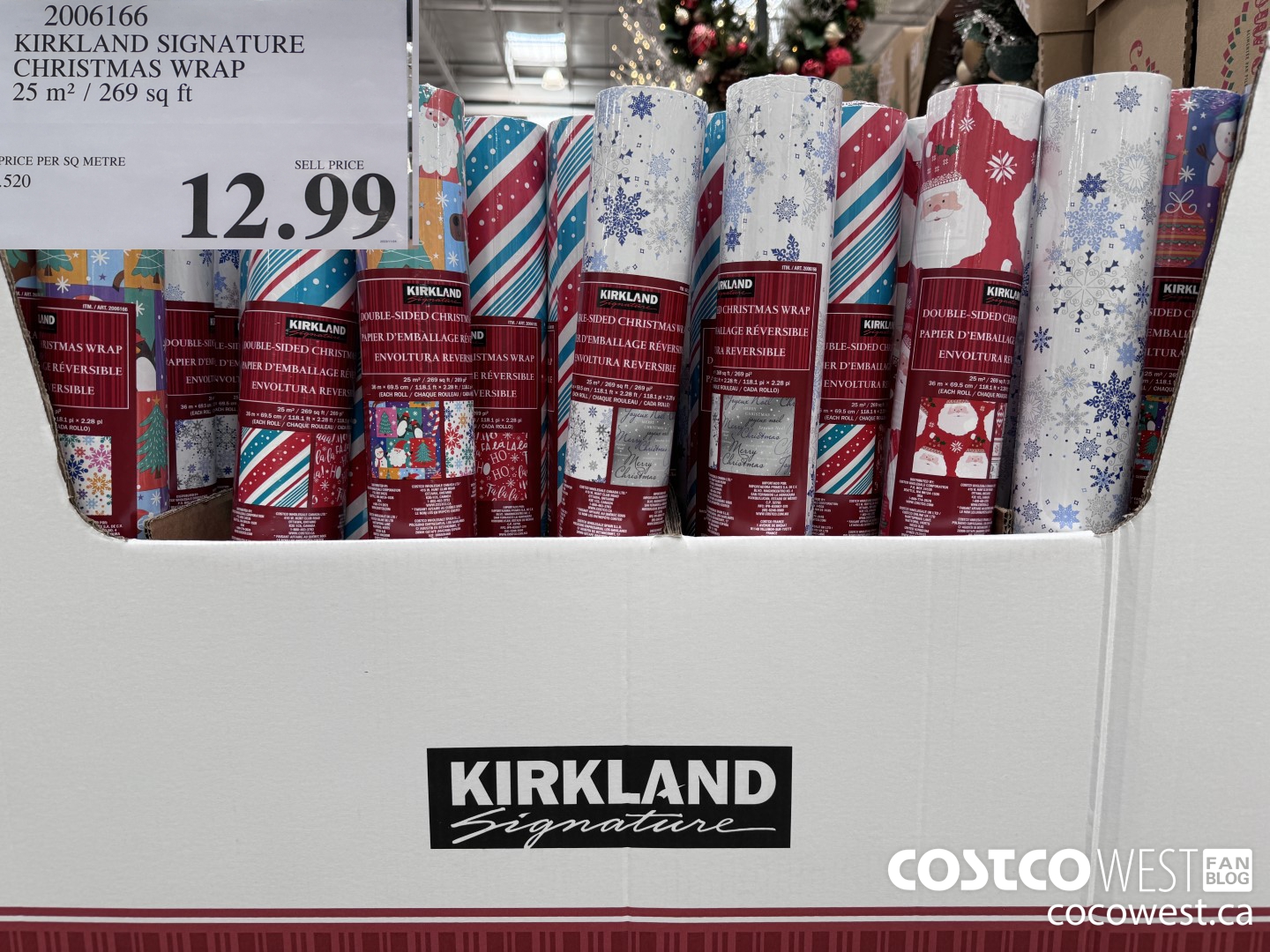 2006166 KIRKLAND SIGNATURE CHRISTMAS WRAP 25 M2 / 269 SQ FT $12.99