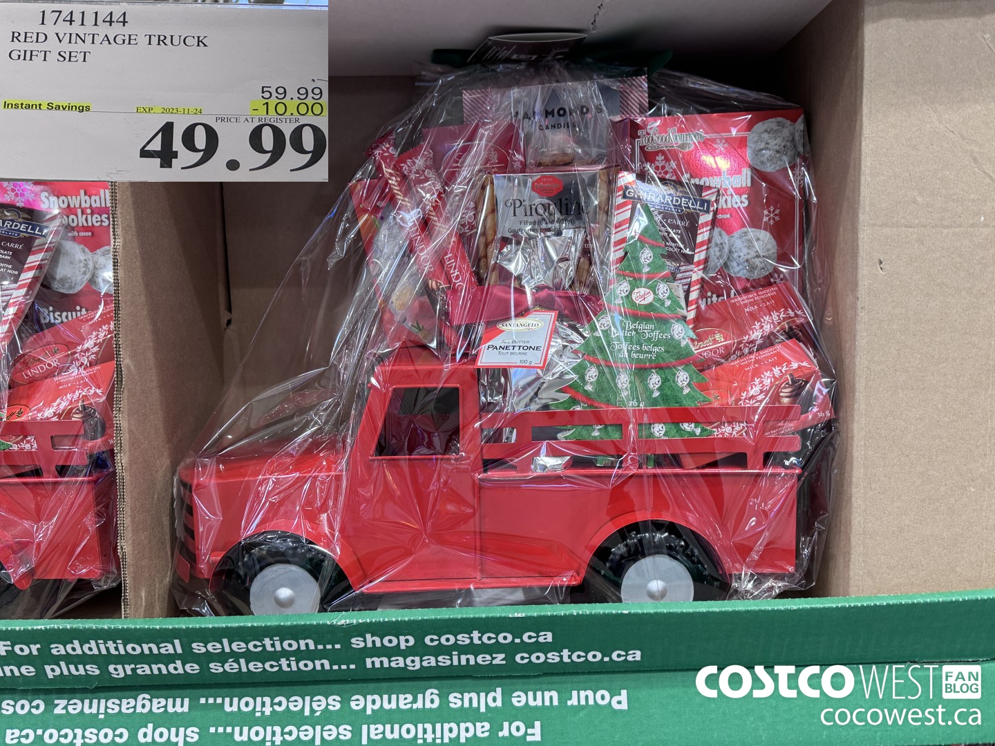 1741144 RED VINTAGE TRUCK GIFT SET ($10.00 INSTANT SAVINGS EXPIRES ON 2023-11-24) $49.99