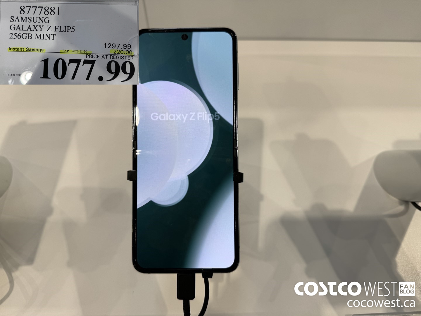 8777881 SAMSUNG GALAXY Z FLIP5 256GB MINT ($220.00 INSTANT SAVINGS EXPIRES ON 2023-11-30) $1077.99