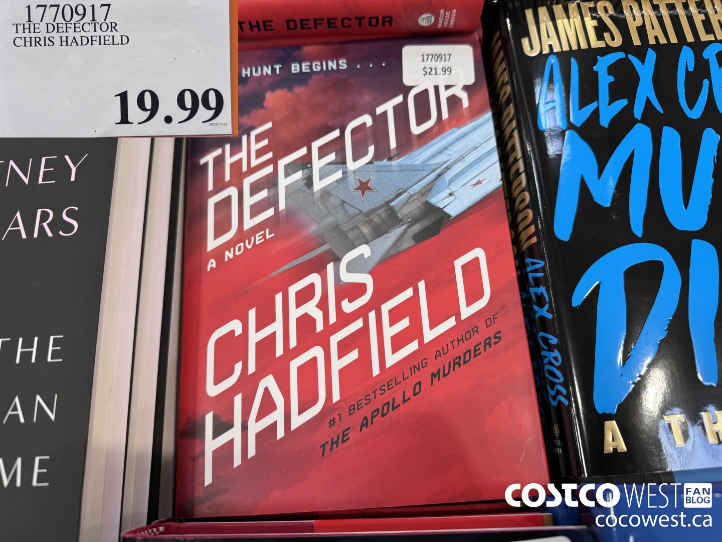 1770917 THE DEFECTOR CHRIS HADFIELD $19.99