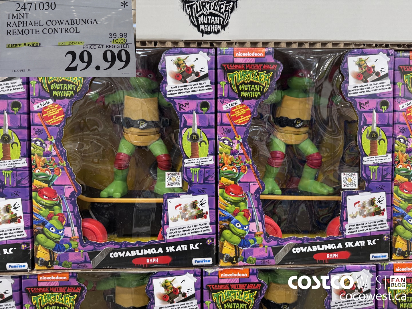 2471030 TMNT RAPHAEL COWABUNGA REMOTE CONTROL ($10.00 INSTANT SAVINGS EXPIRES ON 2023-11-29) $29.99