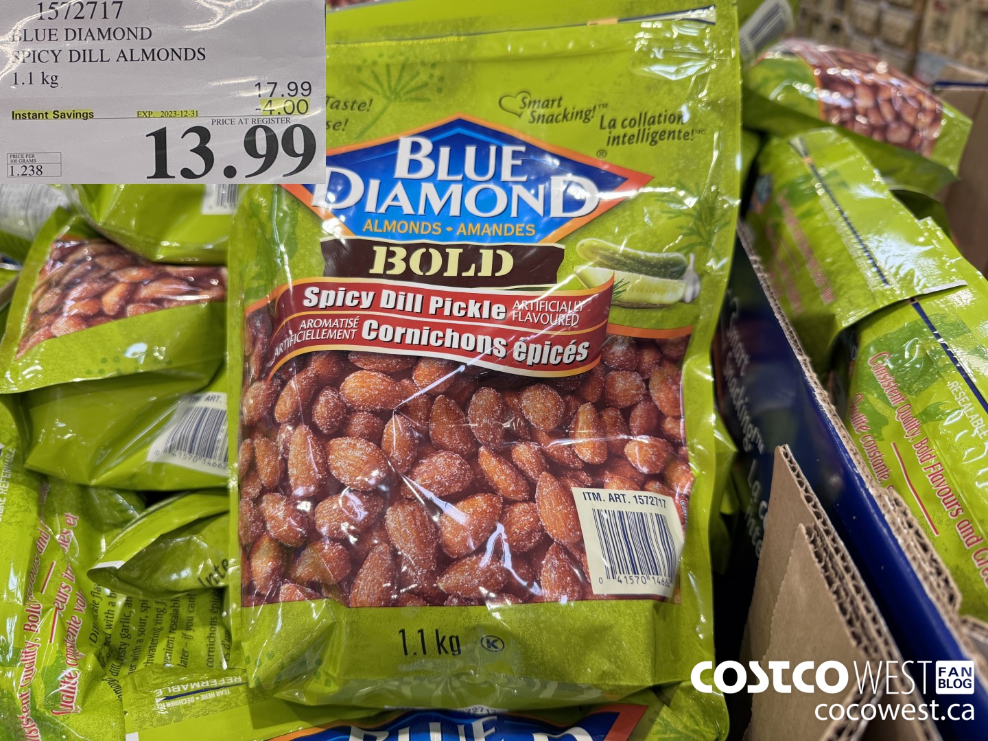 1572717 BLUE DIAMOND SPICY DILL ALMONDS 1.1 kg  ($4.00 INSTANT SAVINGS EXPIRES ON 2023-12-31) $13.99