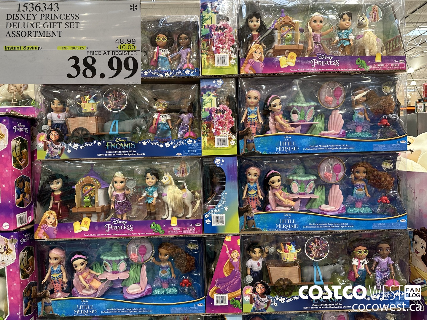 1536343 DISNEY PRINCESS DELUXE GIFT SET ASSORTMENT  ($10.00 INSTANT SAVINGS EXPIRES ON 2023-12-10) $38.99