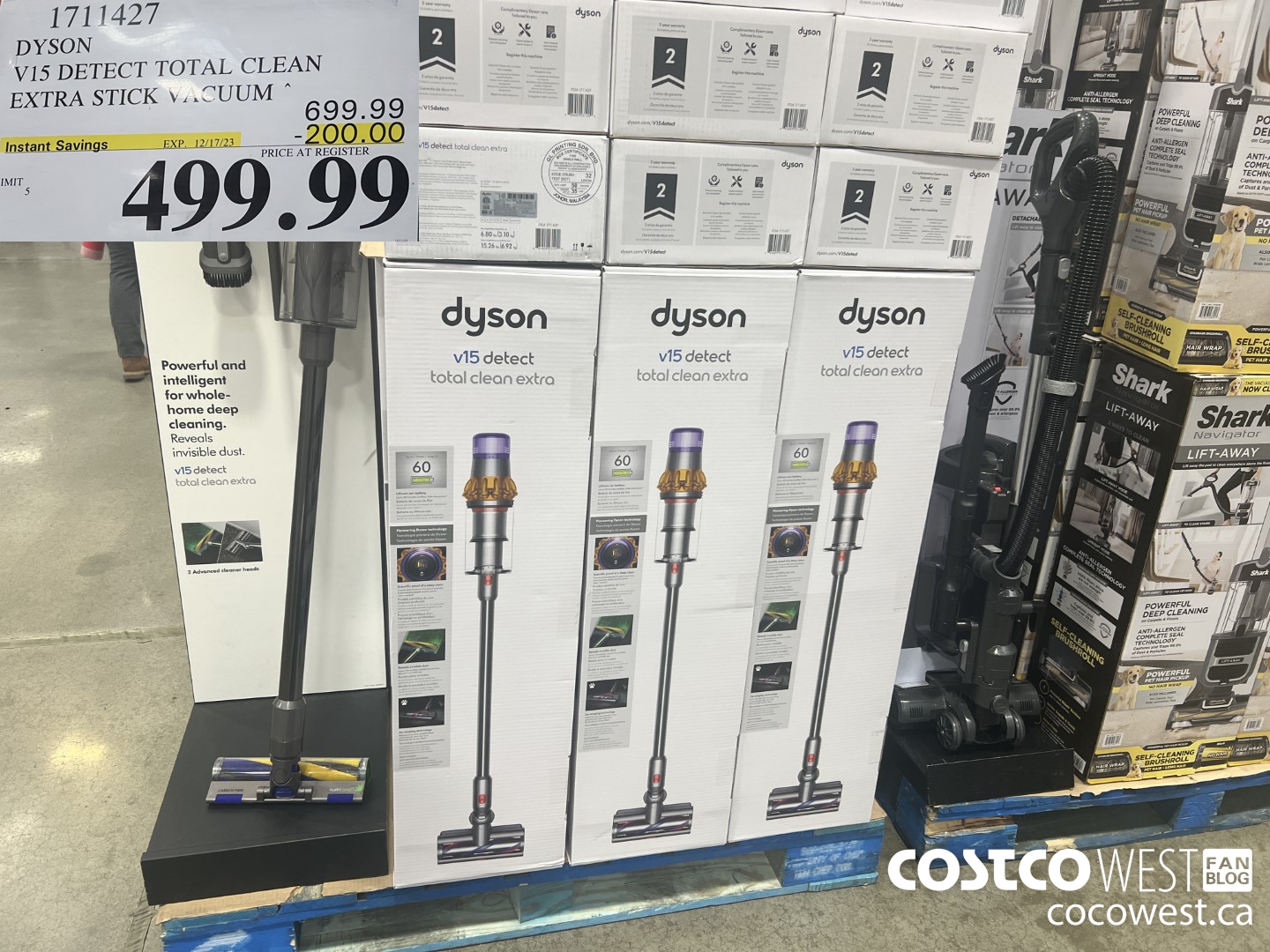 1711427 DYSON V15 DETECT TOTAL CLEAN EXTRA STICK VACUUM ($200.00 INSTANT SAVINGS EXPIRES ON 2023-12-17) $499.99