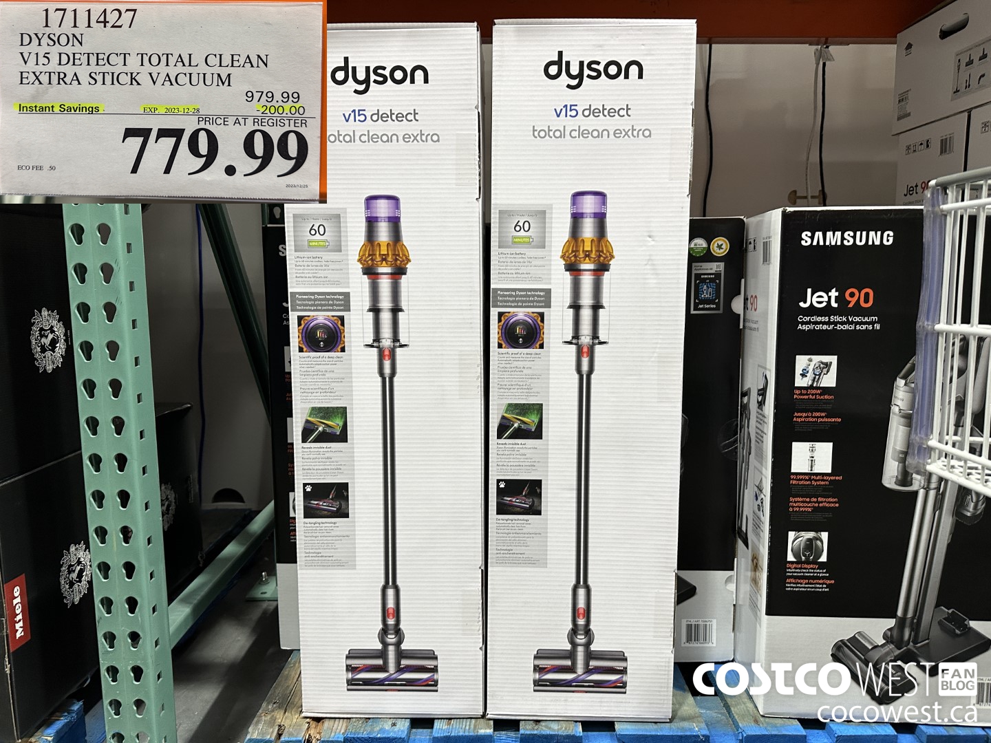 1711427 DYSON V15 DETECT TOTAL CLEAN EXTRA STICK VACUUM ($200.00 INSTANT SAVINGS EXPIRES ON 2023-12-28) $779.99