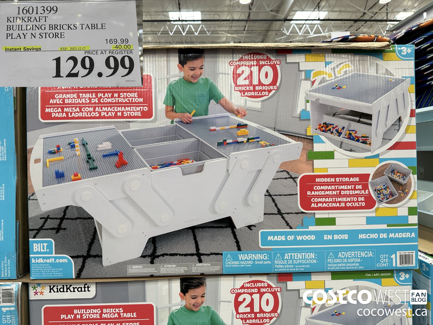 1601399 KIDKRAFT BUILDING BRICKS TABLE PLAY N STORE ($40.00 INSTANT SAVINGS EXPIRES ON 2023-12-17) $129.99