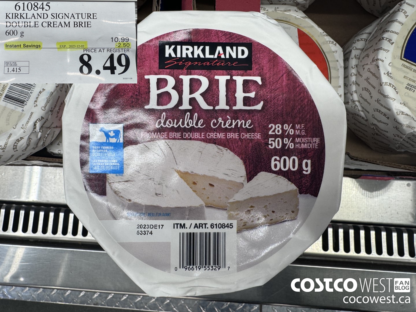 610845 KIRKLAND SIGNATURE DOUBLE CREAM BRIE 600 g ($2.50 INSTANT SAVINGS EXPIRES ON 2023-12-03) $8.49