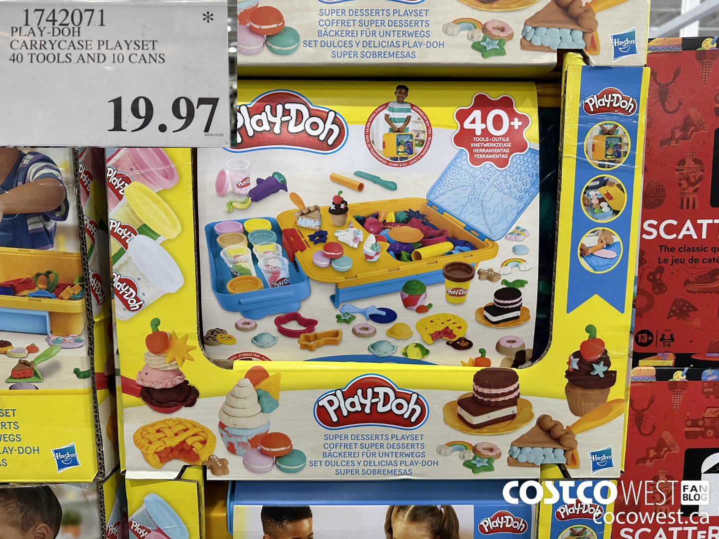 1742071 PLAY-DOH CARRYCASE PLAYSETS 40 TOOLS AND 10 CANS $19.97