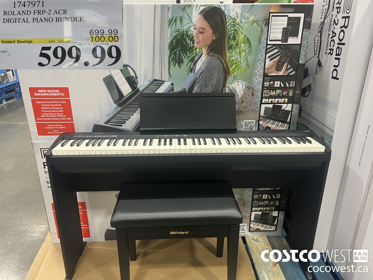 1747971 ROLAND FRP-2 ACR DIGITAL PIANO BUNDLE ($100.00 INSTANT SAVINGS EXPIRES ON 2023-12-25) $599.99