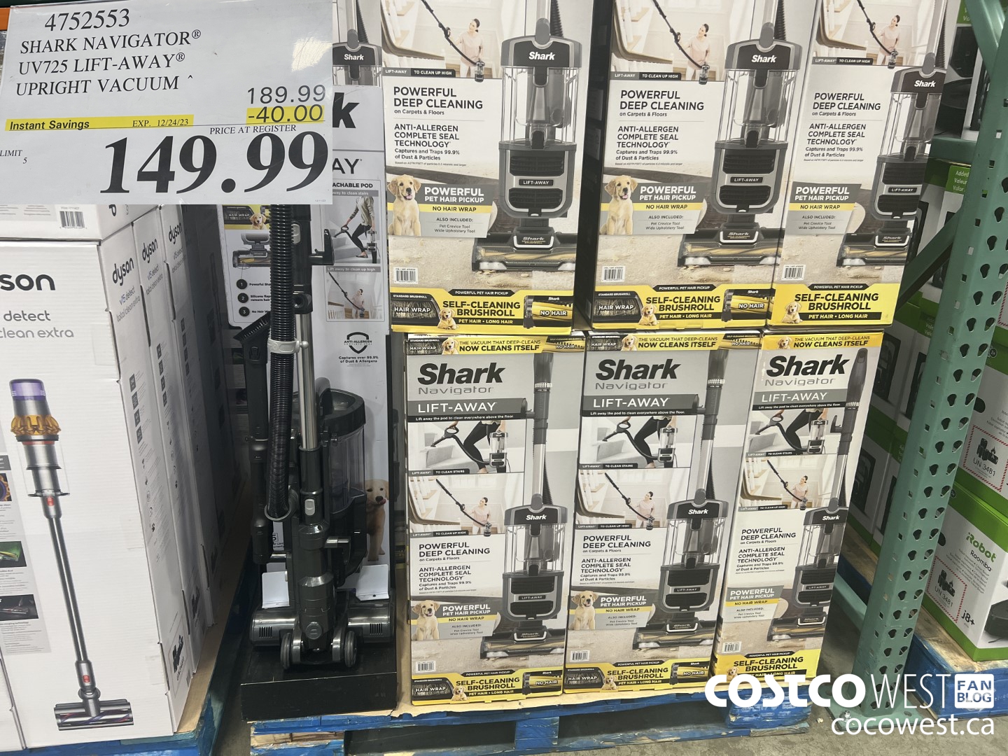 4752553 SHARK NAVIGATOR UV725 LIFT-AWAY UPRIGHT VACUUM ($40.00 INSTANT SAVINGS EXPIRES ON 2023-12-24) $149.99