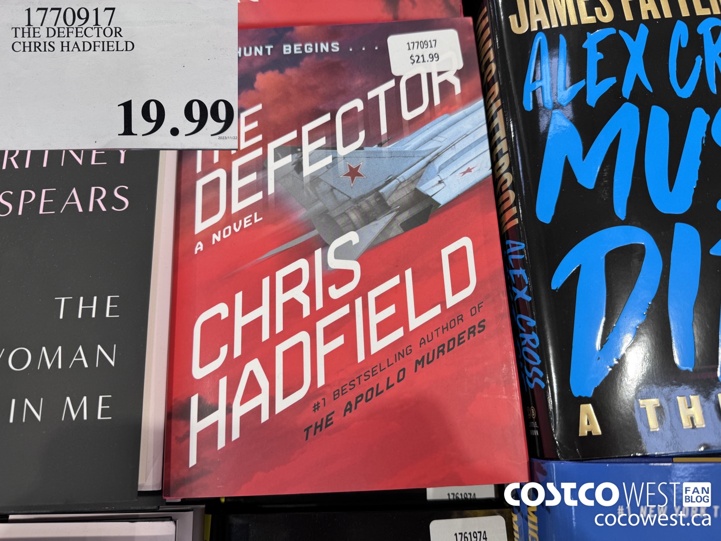 1770917 THE DEFECTOR CHRIS HADFIELD $19.99